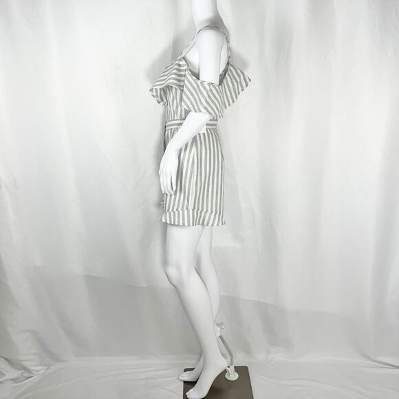 After Market White & Gray Stripe Flutter Cold Shoulder Ruffle Hem Romper SzS NWT - Picture 3 of 16